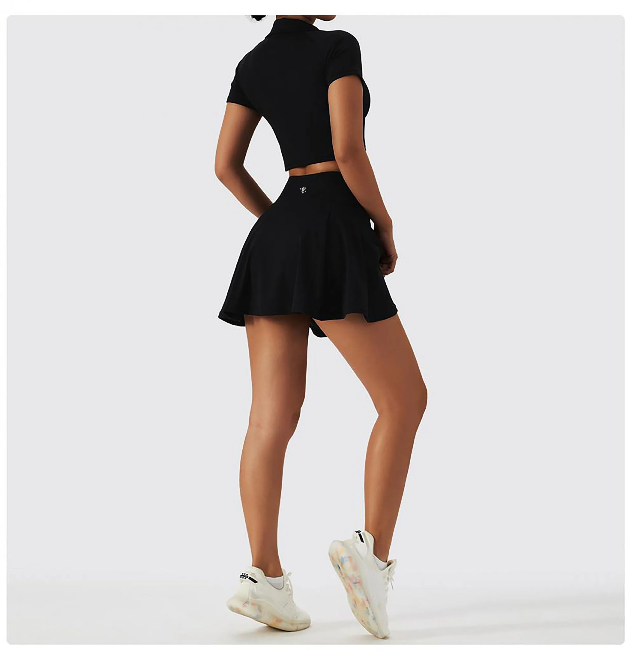 Conjunto Deportivo Active Polo Fit (Top + Falda Short) para pádel, tenis, golf y gym. - Imagen de 3